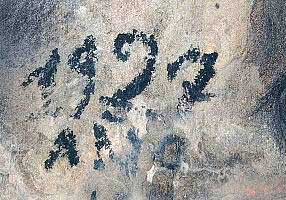 graffiti en blecke en un alero del arroyo  Namuncurá en el Parque Nacional Lihue Cale